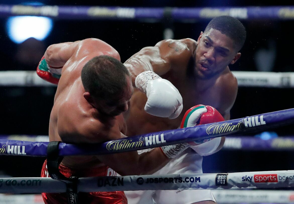 Box-Superstar Joshua bleibt Vierfach-Weltmeister