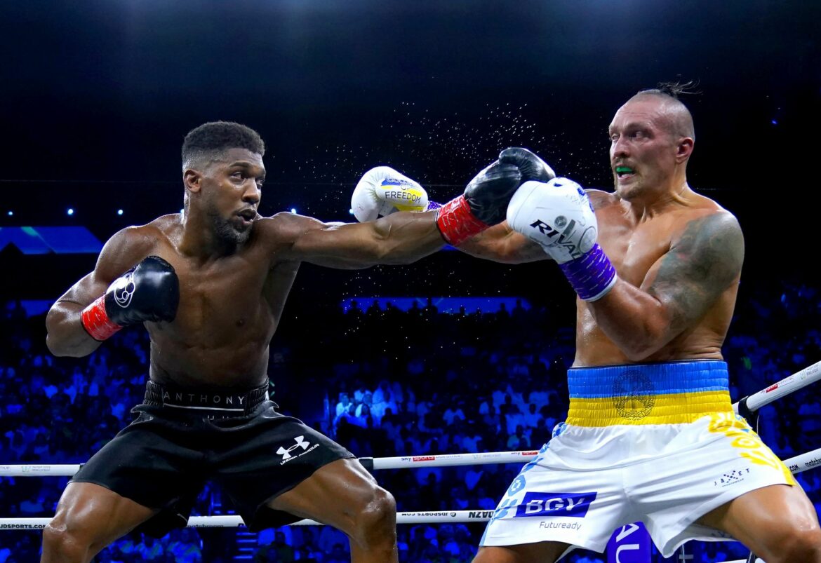 Boxer Usyk bleibt Vierfach-Weltmeister im Schwergewicht