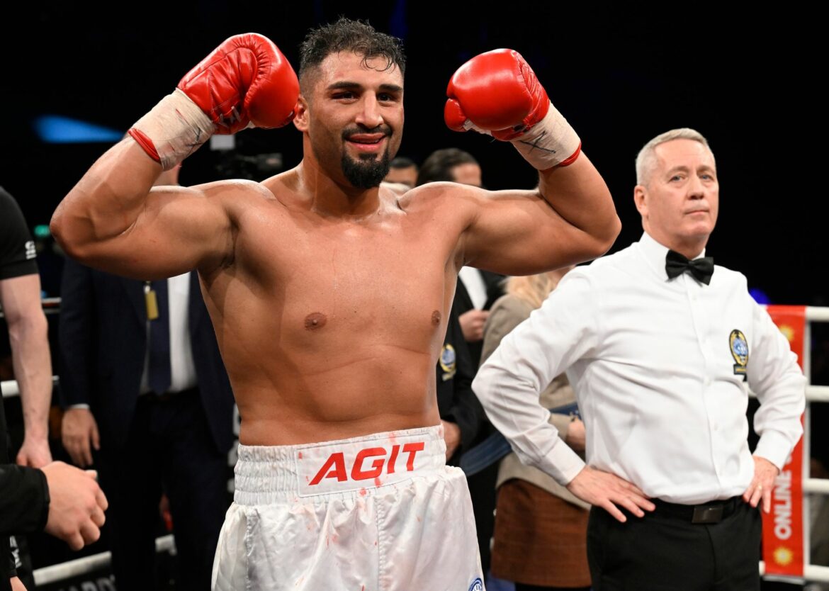 Foto mit Ronaldo: Schwergewichtsboxer Kabayel glücklich